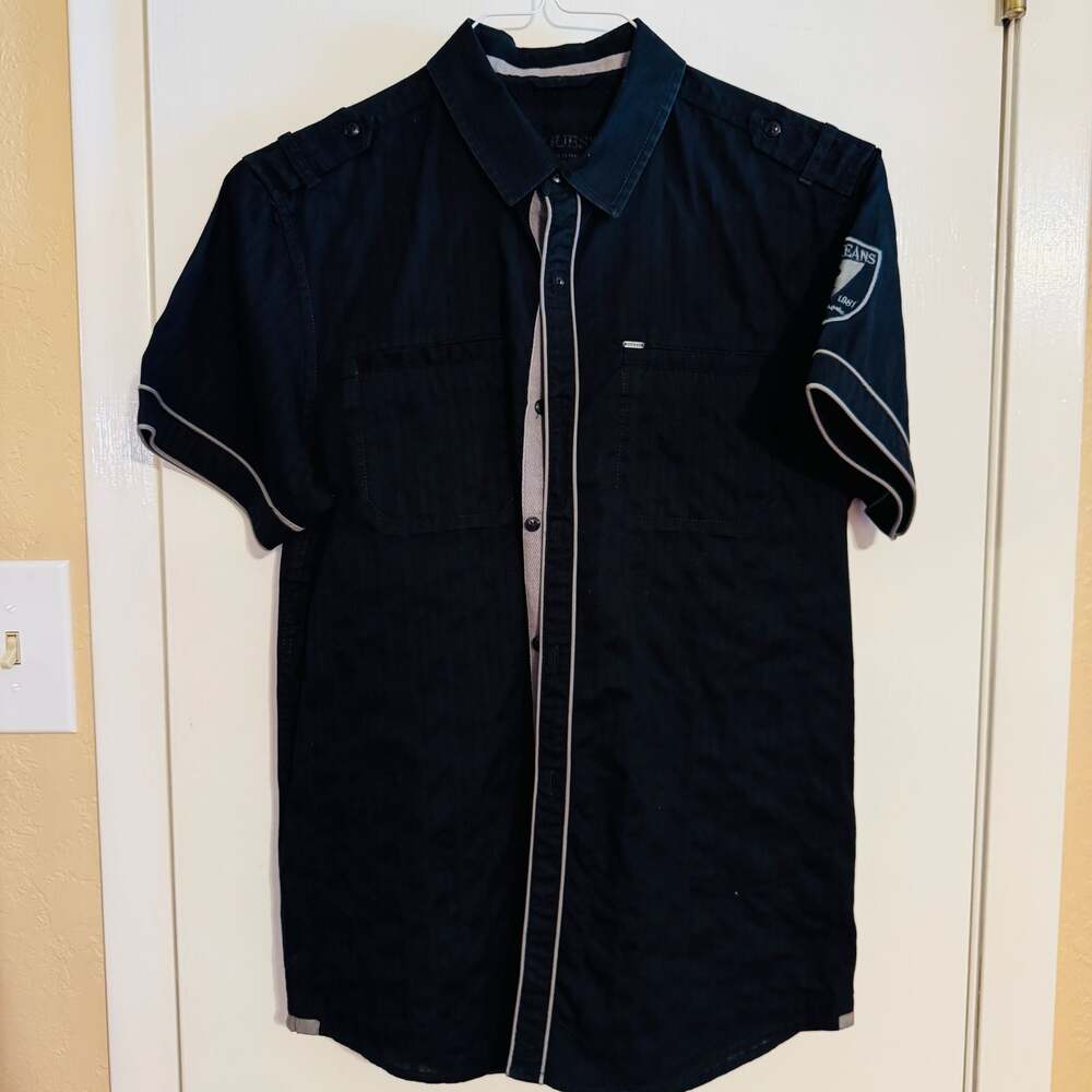 Guess Jeans Men's Short Sleeve Button-Up Military Style Shirt with Epaulettes S